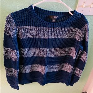 Sweater blue and white